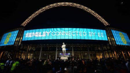 UEFA mund të zhvendosë finalen nga Wembley