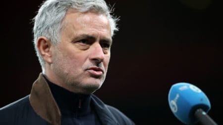 Jose Mourinho kritikon Gareth Southgate pas humbjes në finale