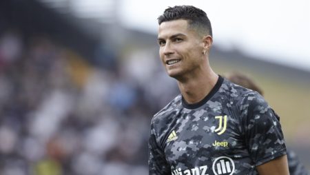 E bujshme: Ronaldo lojtar i  Manchester United