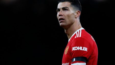 Manchester United – Ronaldo mund të luajë si i huazuar tek Atletico