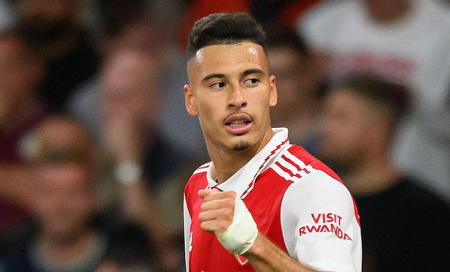 Arsenal - Gabriel Martinelli renews his contract with the Londoners