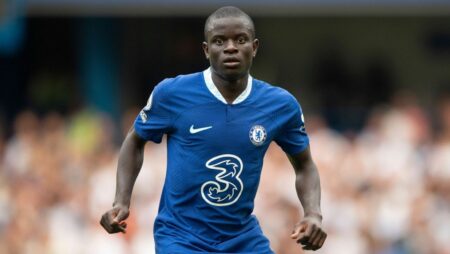PSG in talks with Chelsea for Kante's card