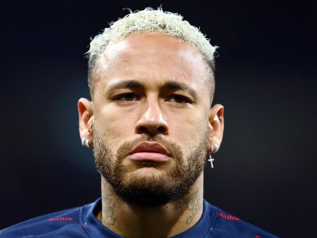 Manchester United - Los "diablos rojos" listos para atacar por Neymar, si el jeque Jassim bin Hamad toma el control del club