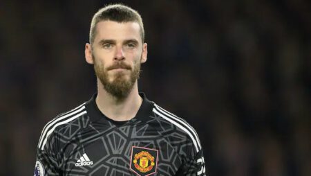 Manchester United - David de Gea's future at Old Trafford in doubt