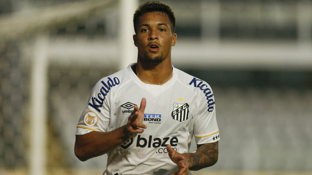 Premier League – Arsenal and Manchester United in pursuit of Brazilian talent featured image