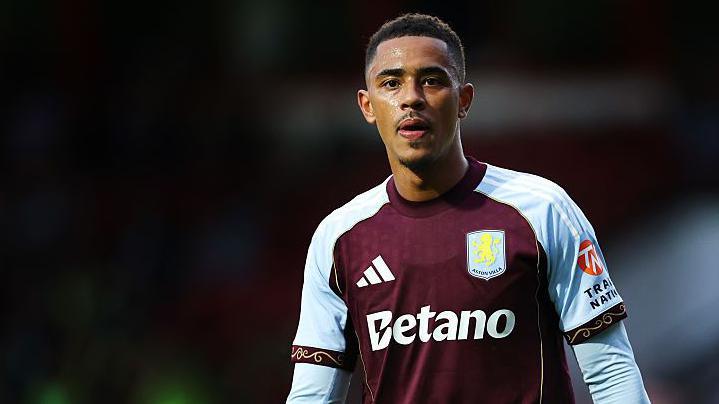Jacob Ramsey: Newcastle arrin marrëveshje prej 40 milionë paundë me mesfushorin e Aston Villa